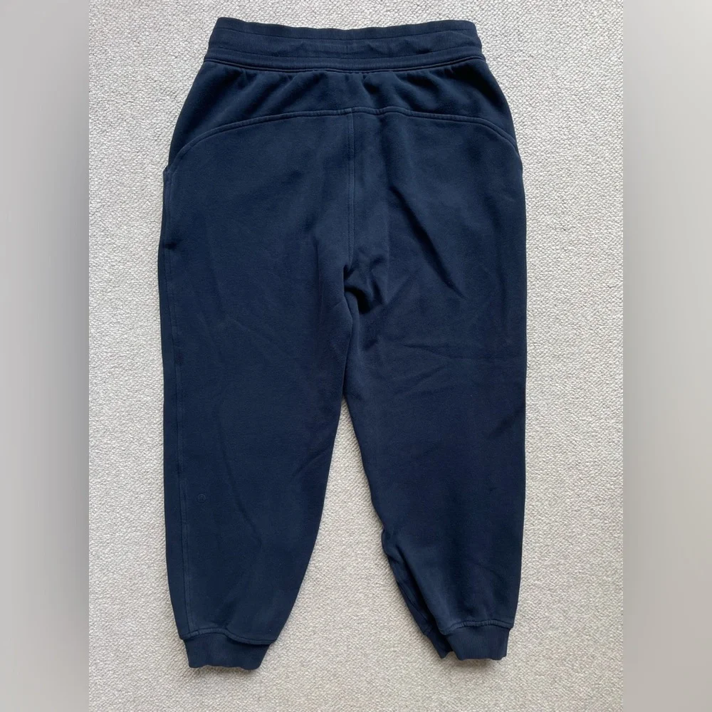 Lululemon Women’s Scuba Relaxed High-Rise Jogger, True Navy, Size 8 - Picture 8 of 10